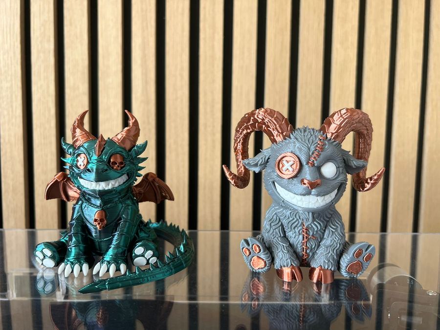Mehrfarbige Figuren und Geschenkartikel